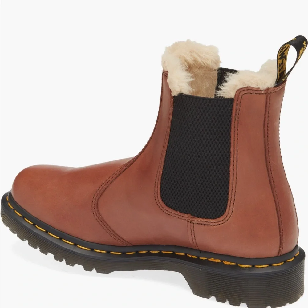 Doc Martins Lenore Saddle Brown Leather Chelsea Boots w Fur Lining sz 7 🌼